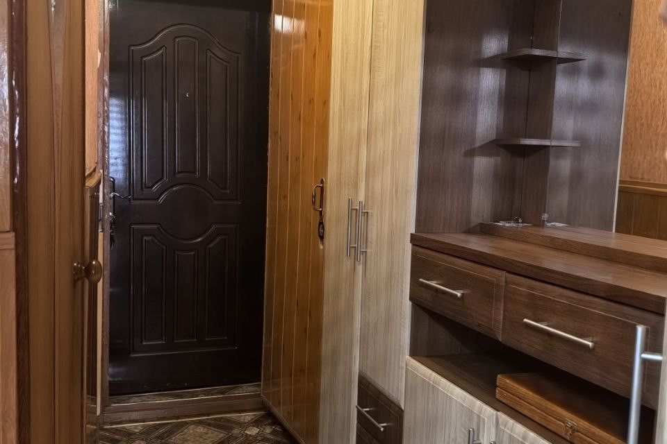Продаётся 3-комнатная квартира, 43.7 м²