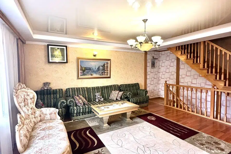 Продаётся таунхаус, 3-эт., 200 м²