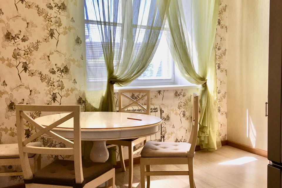 Продаётся 2-комнатная квартира, 60 м²
