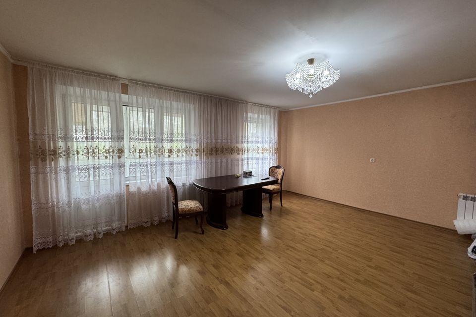 Продаётся 2-комнатная квартира, 67.8 м²