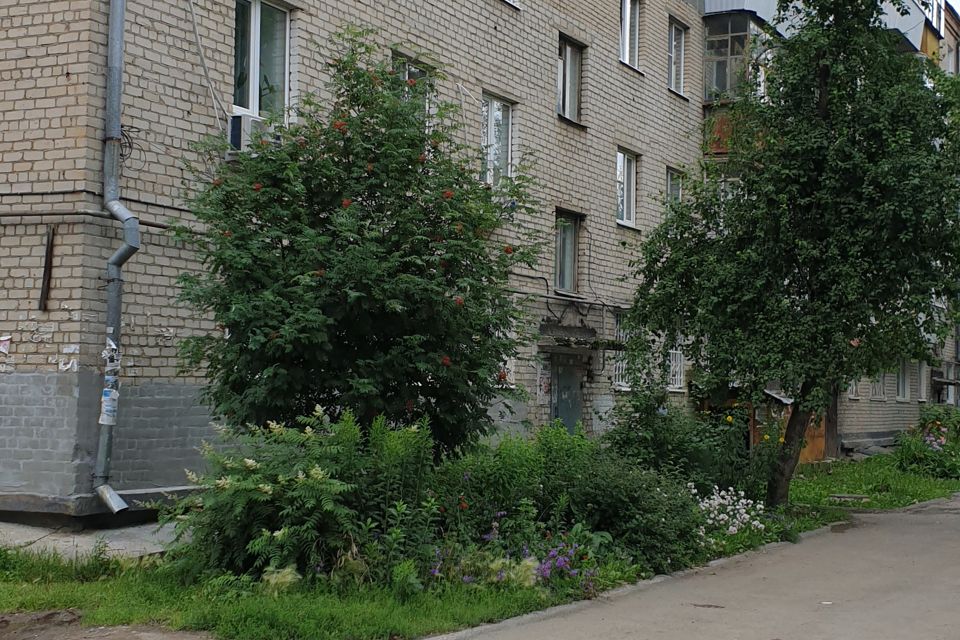 Продаётся 4-комнатная квартира, 60.6 м²