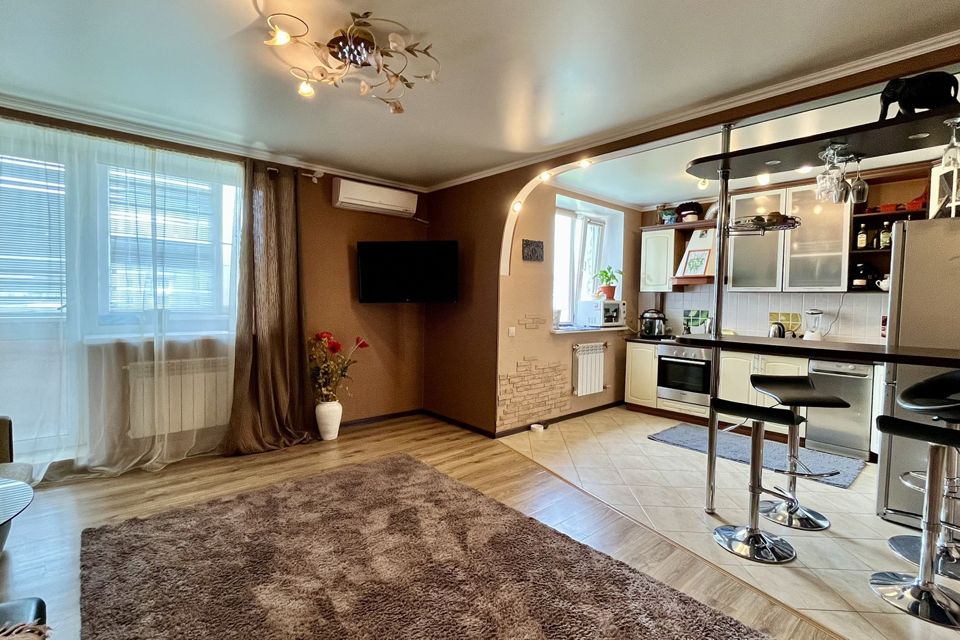 Продаётся 4-комнатная квартира, 72.6 м²