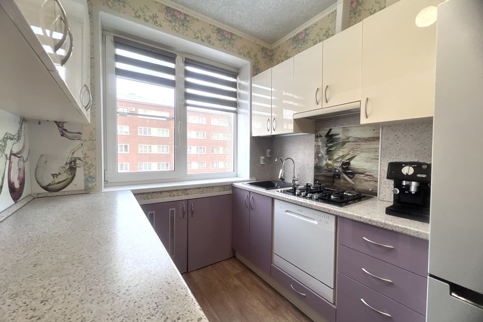 Продаётся 3-комнатная квартира, 65.3 м²