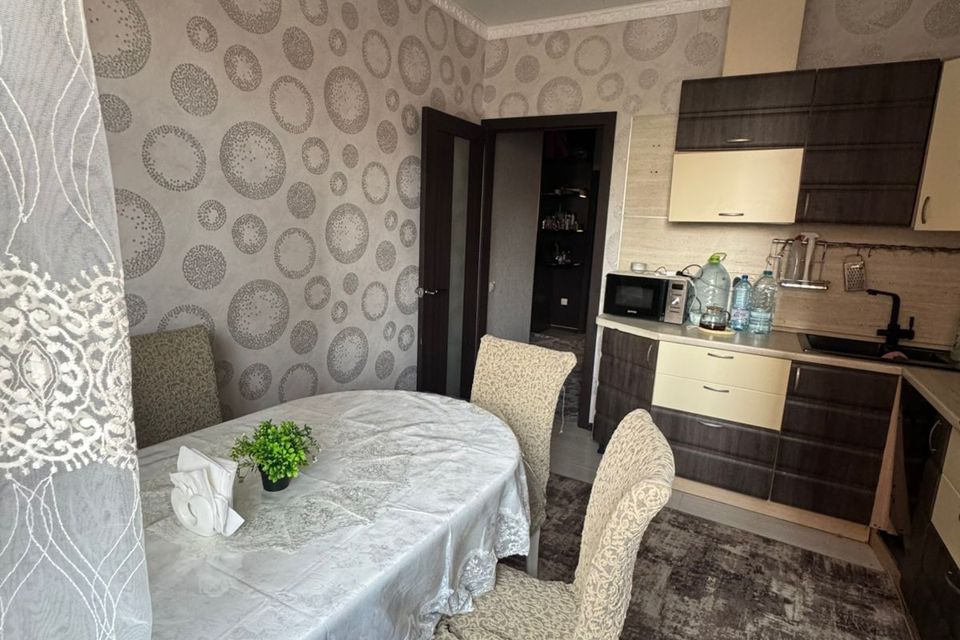 Продаётся 2-комнатная квартира, 63.7 м²
