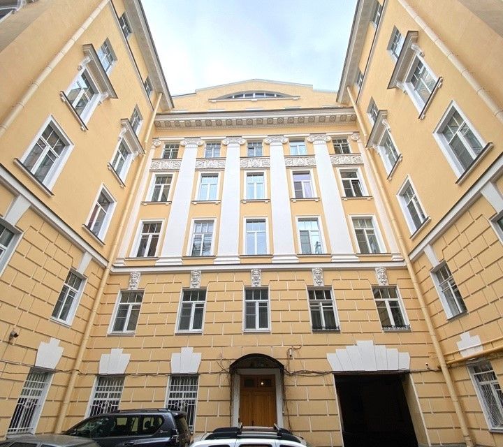 Продаётся 3 комнаты в 5-комн. квартире, 55.7 м²