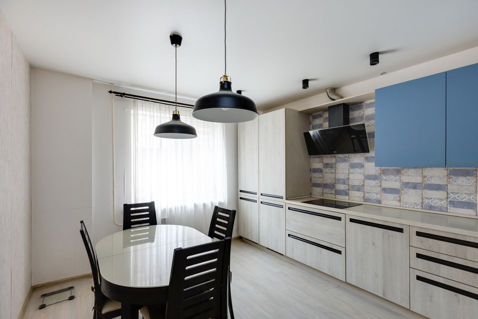 Продаётся 3-комнатная квартира, 76.2 м²