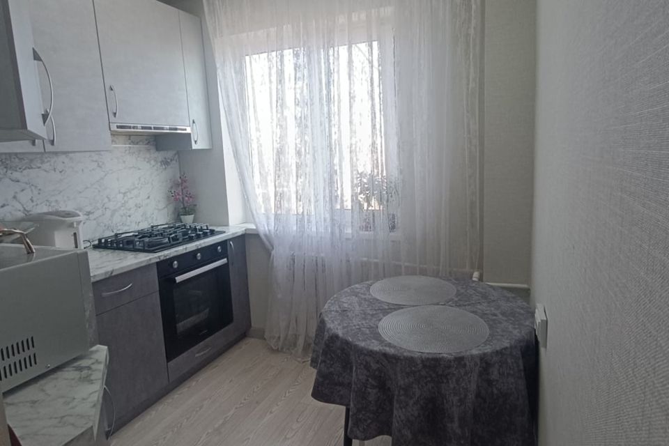 Продаётся 4-комнатная квартира, 59.4 м²