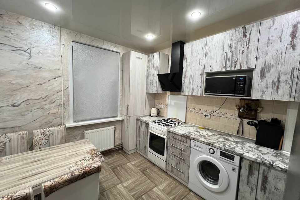 Продаётся 4-комнатная квартира, 98 м²