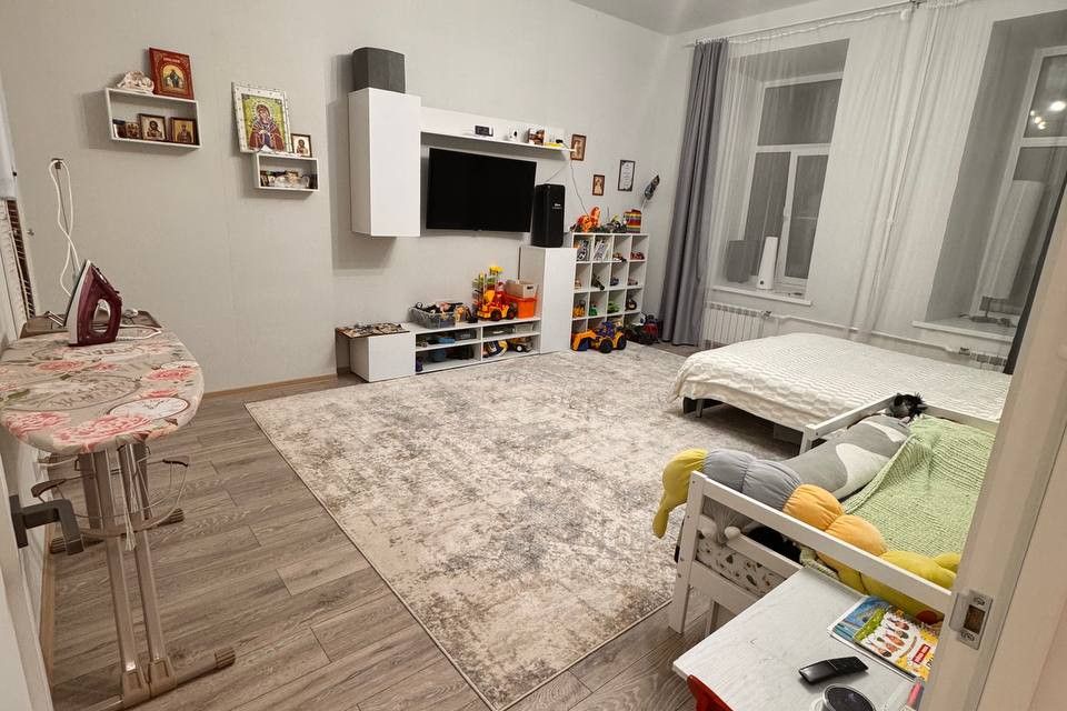 Продаётся 1-комнатная квартира, 53.9 м²