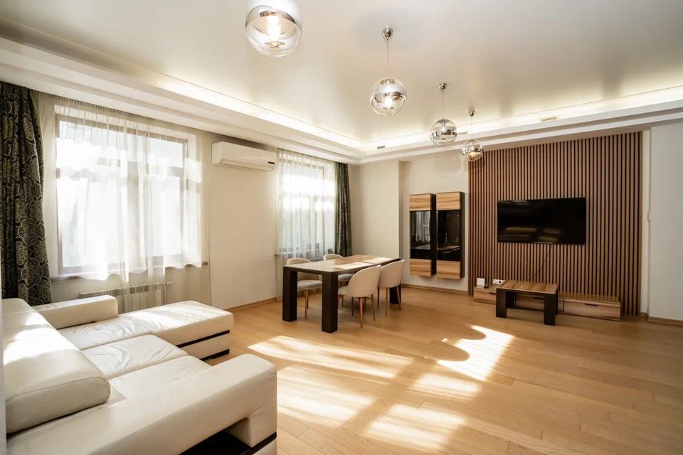 Продаётся 3-комнатная квартира, 109.3 м²