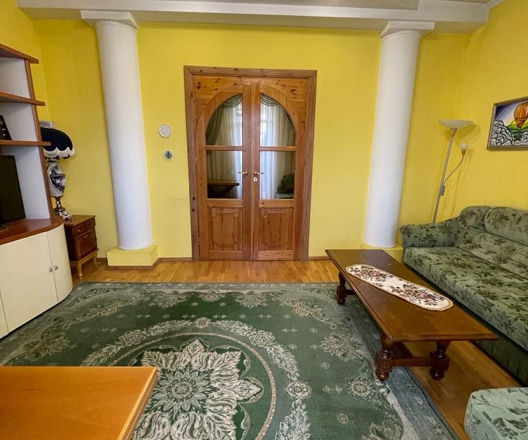 Продаётся 4-комнатная квартира, 98.6 м²