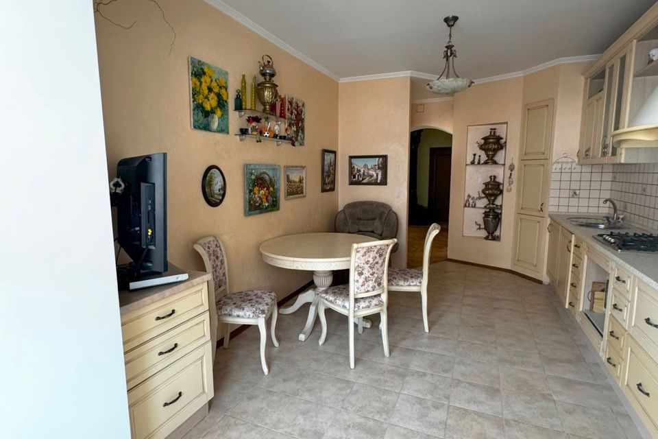 Продаётся 2-комнатная квартира, 77.7 м²