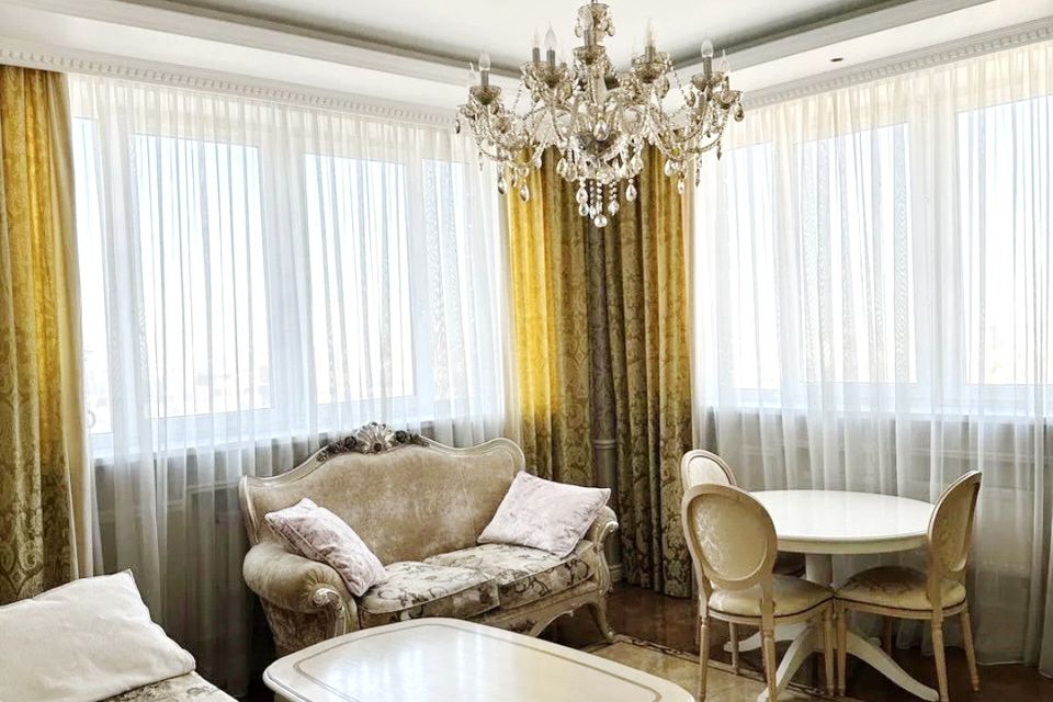 Продаётся 3-комнатная квартира, 103 м²