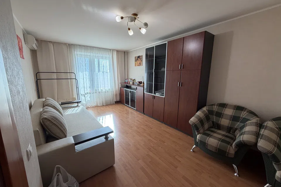 Продаётся 1-комнатная квартира, 42 м²