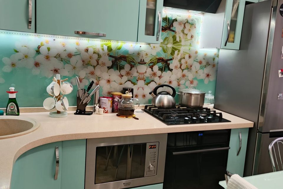 Продаётся 3-комнатная квартира, 62.3 м²