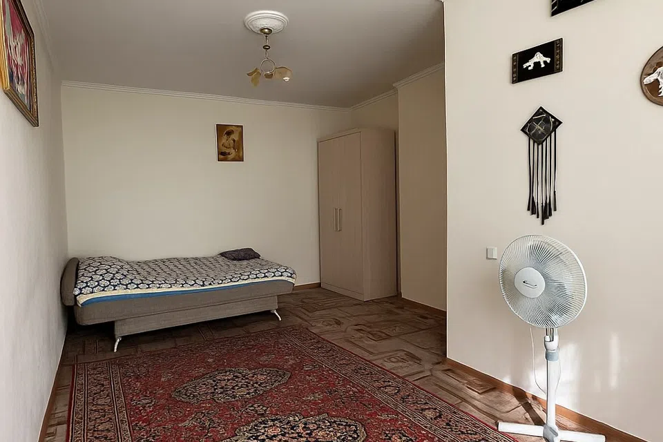 Продаётся 3-комнатная квартира, 57.9 м²