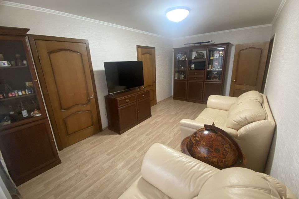 Продаётся 4-комнатная квартира, 63 м²