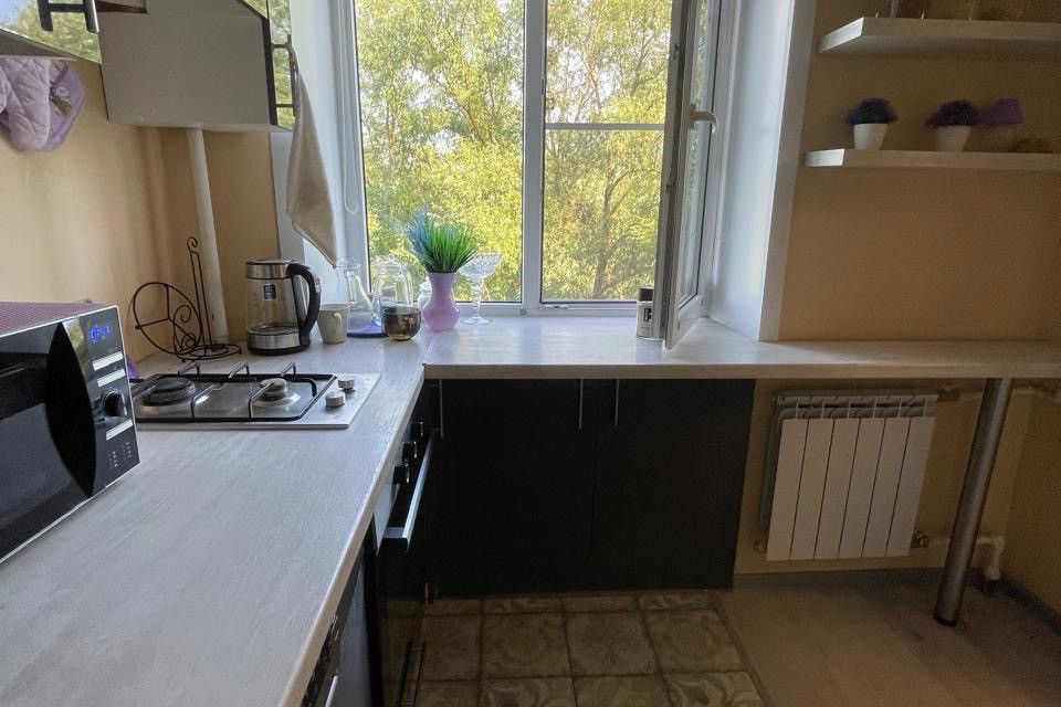 Продаётся 4-комнатная квартира, 60 м²