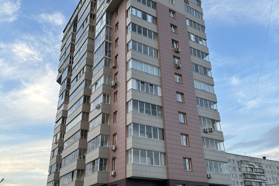 Продаётся 2-комнатная квартира, 81.6 м²