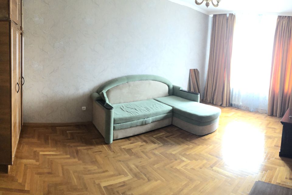 Продаётся 4-комнатная квартира, 130.1 м²