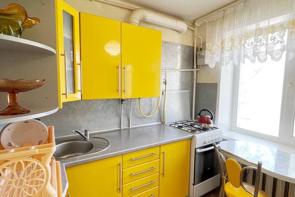 Продаётся 3-комнатная квартира, 57 м²