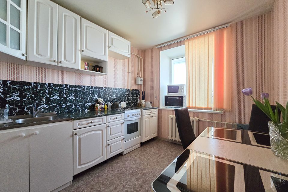 Продаётся 3-комнатная квартира, 62.7 м²