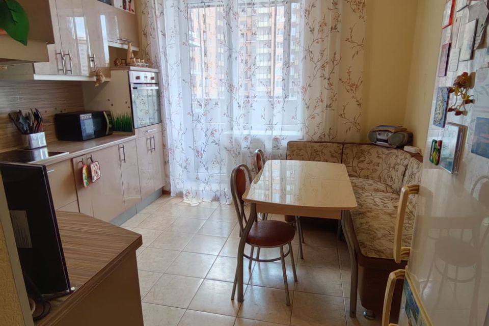 Продаётся 2-комнатная квартира, 55.8 м²