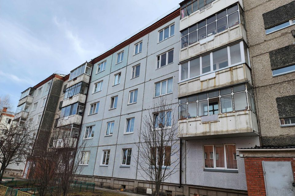 Продаётся 4-комнатная квартира, 143.2 м²