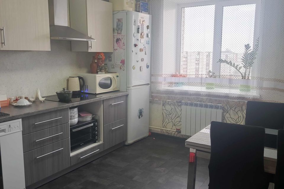 Продаётся 1-комнатная квартира, 42 м²