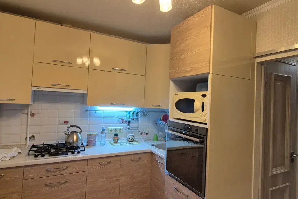 Продаётся 3-комнатная квартира, 72 м²