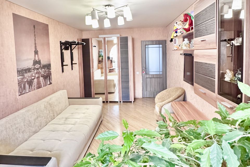 Продаётся 2-комнатная квартира, 63 м²