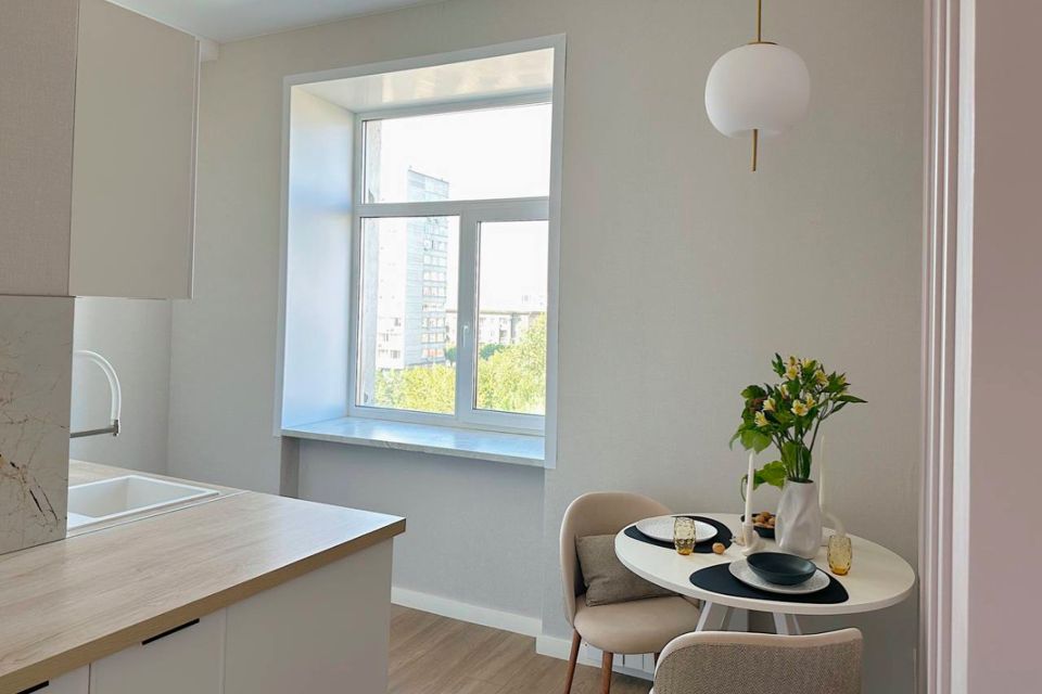 Продаётся 2-комнатная квартира, 56.9 м²