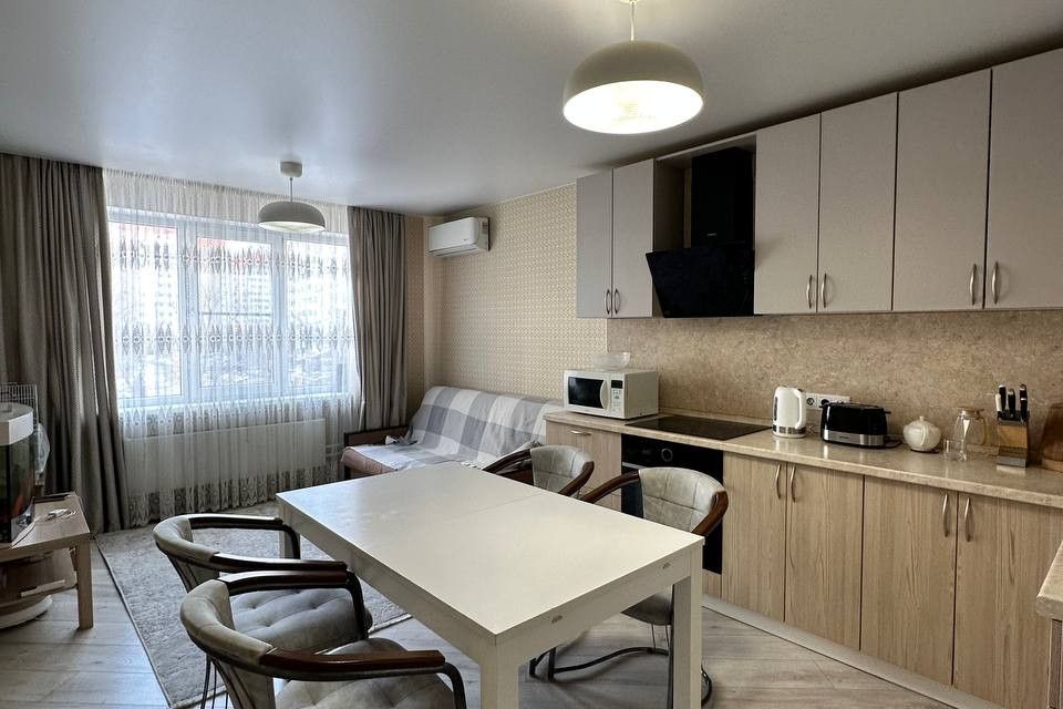 Продаётся 3-комнатная квартира, 82 м²