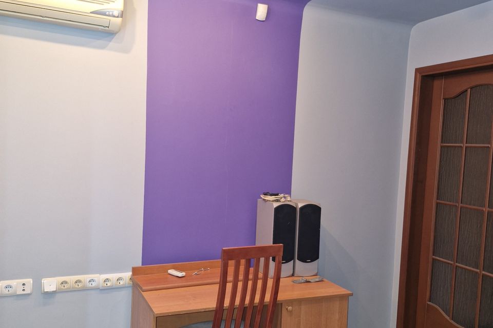 Продаётся 4-комнатная квартира, 76.7 м²
