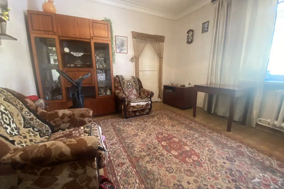 Продаётся 2 комнаты в 3-комн. квартире, 30 м²