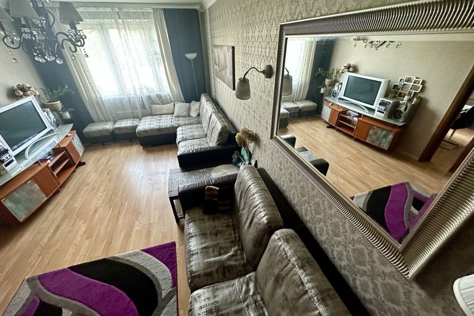 Продаётся 4-комнатная квартира, 106 м²
