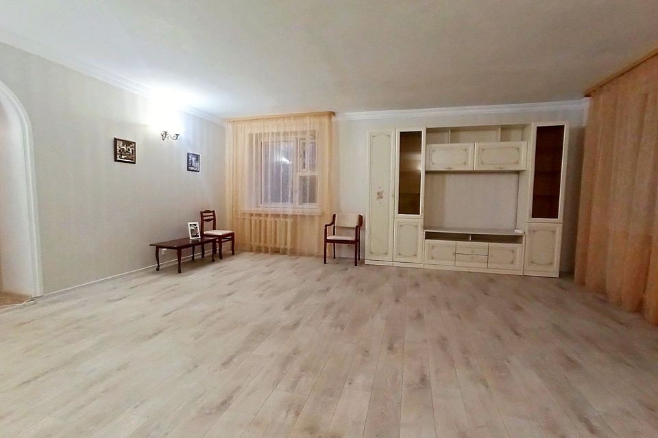 Продаётся 3-комнатная квартира, 100 м²