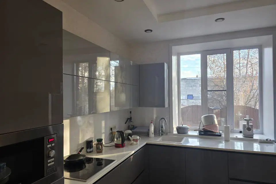 Продаётся 3-этажный дом, 330 м²