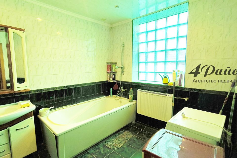 Продаётся 2-этажный дом, 170 м²