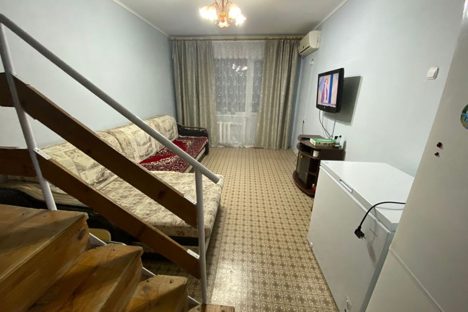 Продаётся 4-комнатная квартира, 145 м²