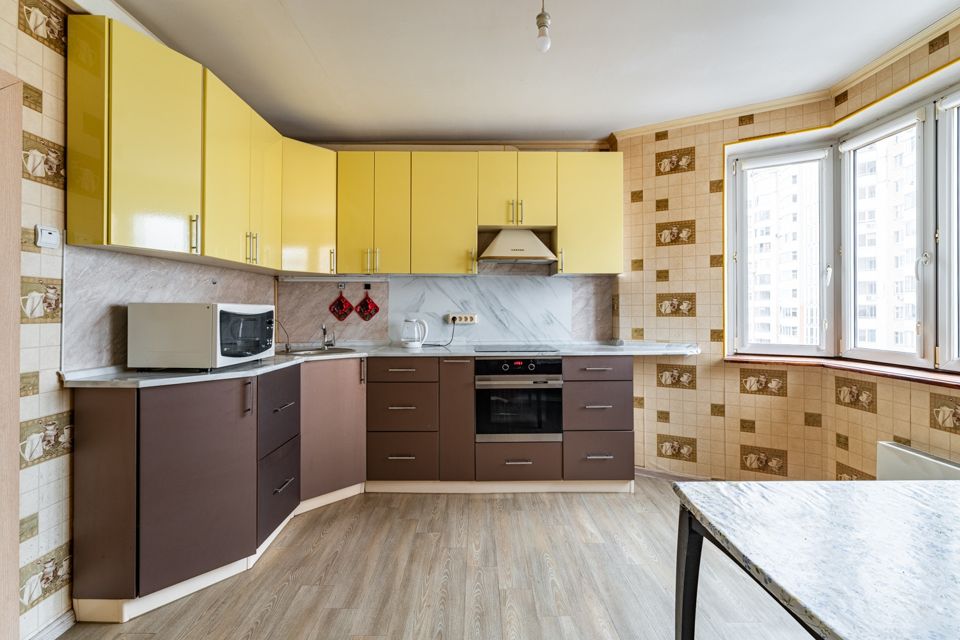 Продаётся 2-комнатная квартира, 90.6 м²