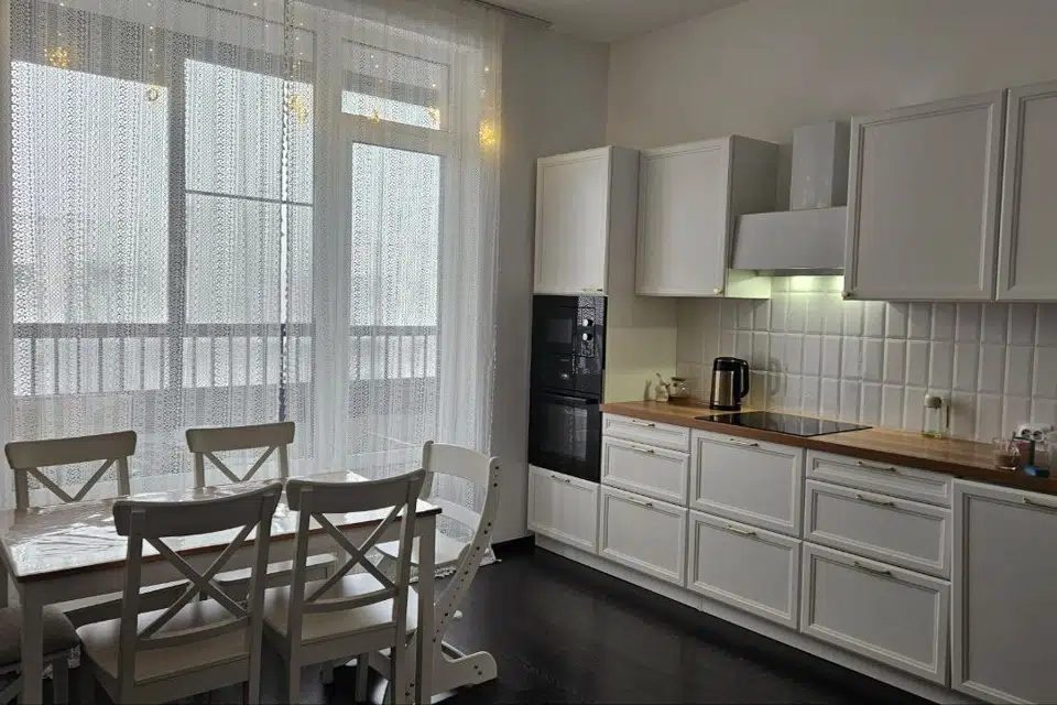 Продаётся 2-комнатная квартира, 55.8 м²