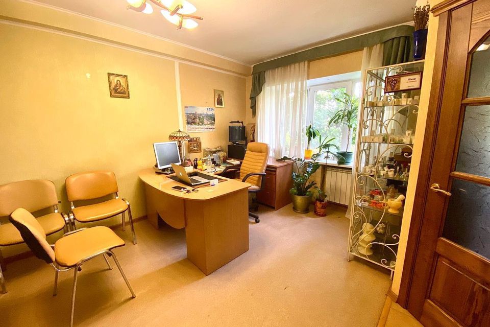 Продаётся 4-комнатная квартира, 88 м²