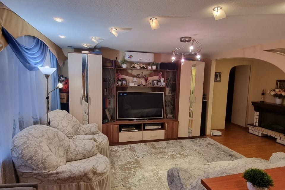 Продаётся 3-комнатная квартира, 65.4 м²