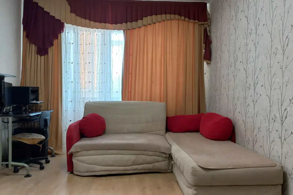 Продаётся 4-комнатная квартира, 79.4 м²