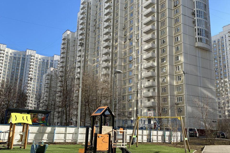 Продаётся 4-комнатная квартира, 101 м²
