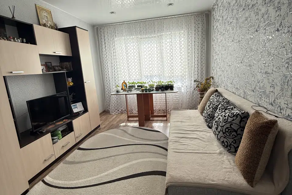 Продаётся 4-комнатная квартира, 68.2 м²
