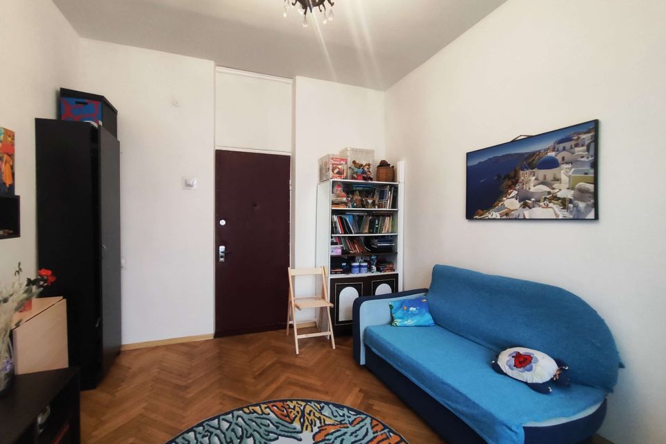 Продаётся комната в 3-комн. квартире, 13.7 м²