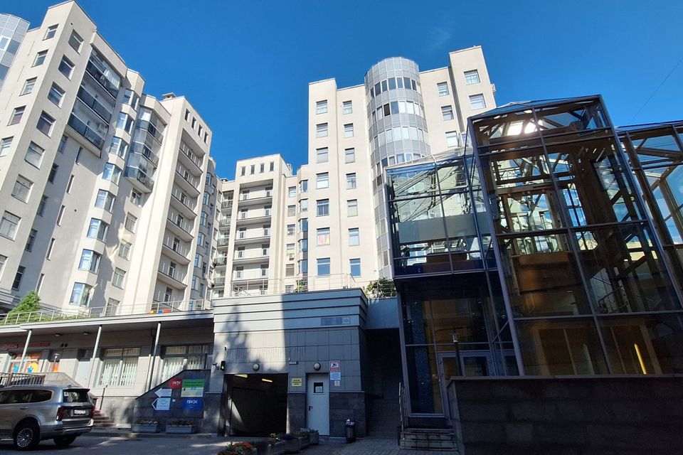 Продаётся 4-комнатная квартира, 134 м²