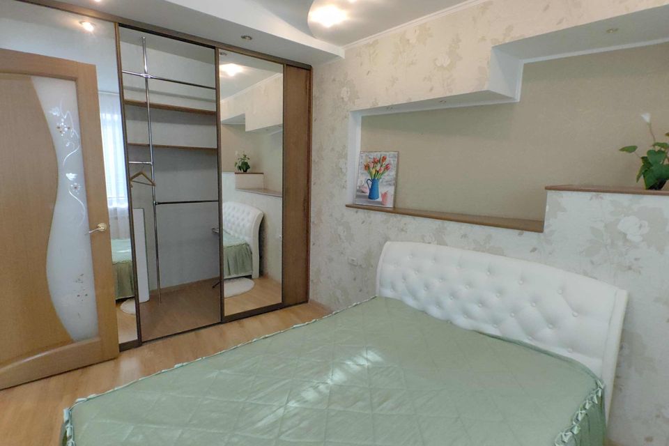 Продаётся 4-комнатная квартира, 82 м²